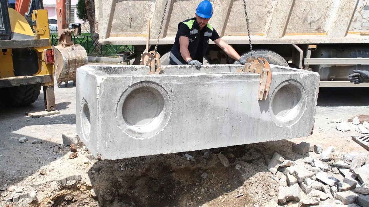 Eskişehir'de yağmur suyu altyapısı 47 noktada yenilendi