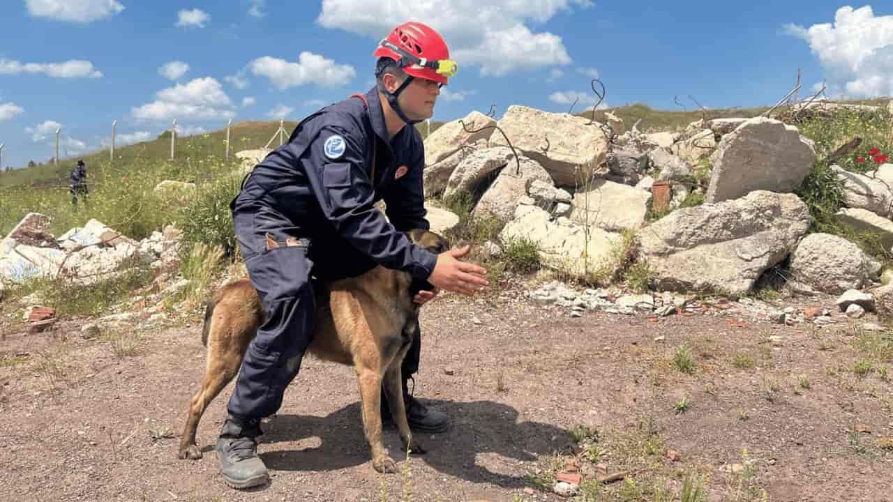 Eskişehir İtfaiyesi'nin Kahraman Köpekleri Afetler
