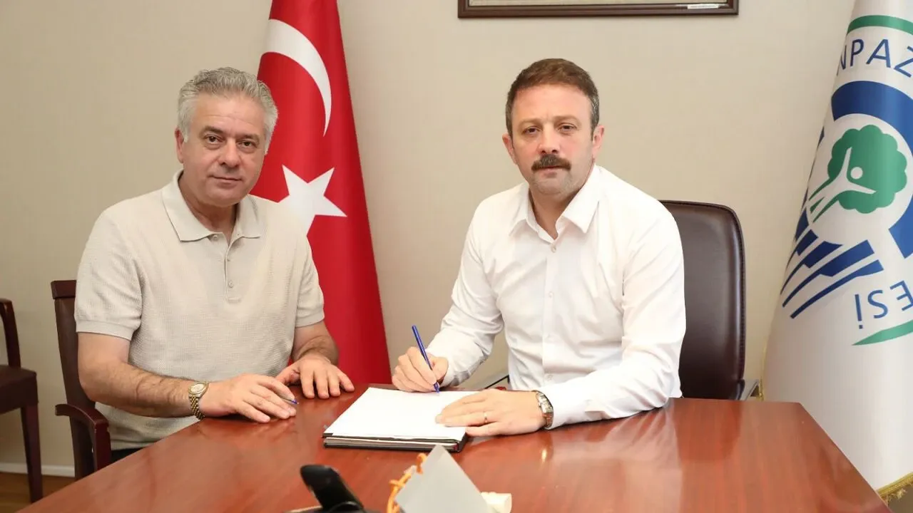 Eskişehir'de imzalar atıldı: Yeni teknik adam belli oldu