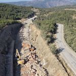 Sarıcakaya yolundaki yıkılan duvar tamir edildi: Yol çalışmaları devam ediyor