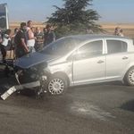 Eskişehir’de faciadan dönüldü: Lastik patladı, 1’i çocuk 3 kişi yaralandı
