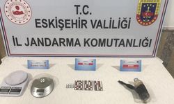 Yeşil reçeteli hap ticareti yapanlar suçüstü yakalandı