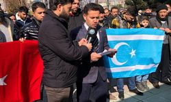 Türkmenler, depremde hayatını kaybedenler için gıyabi cenaze namazı kıldı