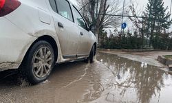 Eskişehir’de ara sokaklar göle döndü
