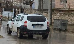 Otomobilin çarptığı kadın hastaneye kaldırıldı