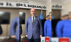 Rozetini çıkartıp sordu: "Nerede bu devlet?