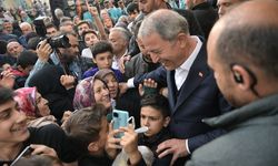 Hulusi Akar'a piknikte vatandaştan ilgi