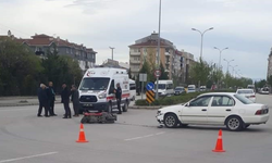 Eskişehir'de kaza kurye ile otomobil çarpıştı