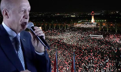 Cumhurbaşkanı Erdoğan balkondan önemli mesajlar verdi