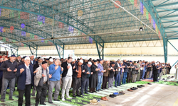 İnönü'de binlerce kişi yağmur duası için toplandı