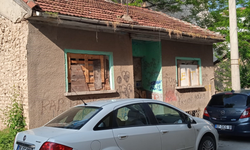 Virane evler vatandaşları tedirgin ediyor