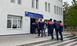 İnşaat direği çalan 3 şüpheli yakalandı
