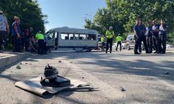Bursa'da işçi servisi ile otomobil çarpıştı: 1 ölü, 9 yaralı