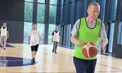 Eski Bakan Varank, Cumhurbaşkanı Erdoğan’la basketbol oynadı