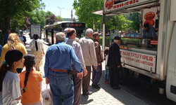 Eskişehir’de vatandaşlara lokma dağıtıldı
