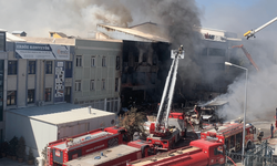 Sünger fabrikasında korkutan yangın 5 kişi etkilendi