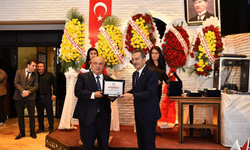 Ahmet Ataç’a yılın en başarılı belediye başkanı ödülü