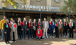 Eskişehir’de AK Partili gençlerden Starbucks protestosu