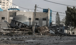 İsrail, Gazze'de bir camiyi daha vurdu! Yıkılan cami 33 oldu