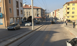 Millet Tramvay Durağı yaya geçidi istiyor