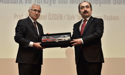 Türk Tarih Kurumu Başkanı Eskişehir'de öğrencilerle buluştu