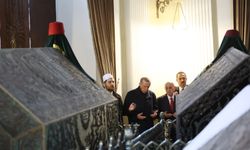 Cumhurbaşkanı Erdoğan'dan Sultan 2. Abdülhamid Han türbesi ziyareti