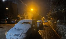 Eskişehir kent merkezine mevsimin ilk karı düştü