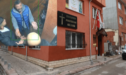 Eskişehir'de alkollü şahıslar kiliseye zorla girmeye çalıştı