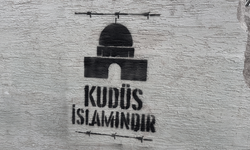 Eskişehir'de duvar yazılarıyla Filistin'e destek sürüyor