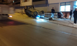 Eskişehir'de hızını alamayan araç takla attı