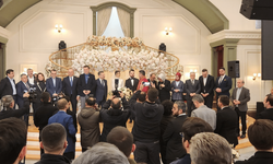 Erkan Koca, AK Parti Gençlik Kolları Başkanının düğününe katıldı