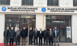 28. Dönem Milletvekili Osman Mesten, Bağlar Kültür Merkezi'ni gezdi