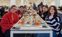 Anadolu Üniversitesi'nde yılın ilk yemeğini öğrenciler belirledi