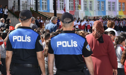 Eskişehir'de polis ekipleri binlerce vatandaşı bilgilendirdi