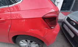 Eskişehir'de duyarsız sürücü araca vurup kaçtı