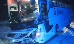 Eskişehir'de kar nedeniyle zincirleme kaza! 2 yaralı