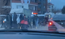 Eskişehir'de kamyonet, motokurye ile çarpıştı