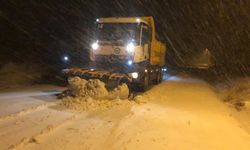 Büyükşehir ekipleri kar mesaisine başladı