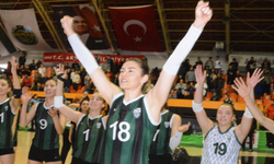 Akhisar Belediye Kadın Voleybol Takımı Eskişehir’e geliyor