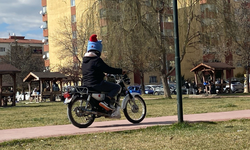 Eskişehir'de yürüyüş yoluna giren motosikletli insanları rahatsız etti