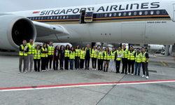 Singapore Airlines kapsamlı bi̇r havacılık deneyi̇mi̇ içi̇n öğrenci̇lerle buluştu