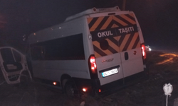 Eskişehir'de korkunç kaza: Okul servisi tarlaya uçtu!