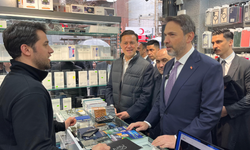 Enerji ve Tabii Kaynaklar Bakanı Alparslan Bayraktar Eskişehir'de esnafı ziyaret etti