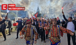 Eskişehir’de Demokrat Partililerden zeybekli yürüyüş