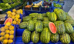 Eskişehir'de yaz meyveleri tezgahta yerini aldı: Fiyatlar cep yakıyor