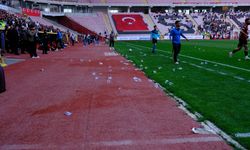 Eskişehir'de olaylı maç: Eskişehirspor- Polatlı maçında sahaya yabancı madde yağdı