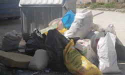 Baksan Sanayi Sitesinde toplanmayan çöpler tepki topladı
