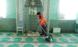 Camilerde Ramazan Bayramı temizliği
