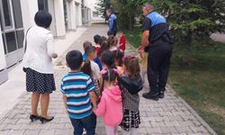 Eskişehir'de minikler İl Emniyet Müdürlüğü'nün yerleşkelerini gezdi