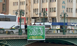 Eskişehir'de Kelime-i Tevhid bayrağı saldırısına afişli eylem